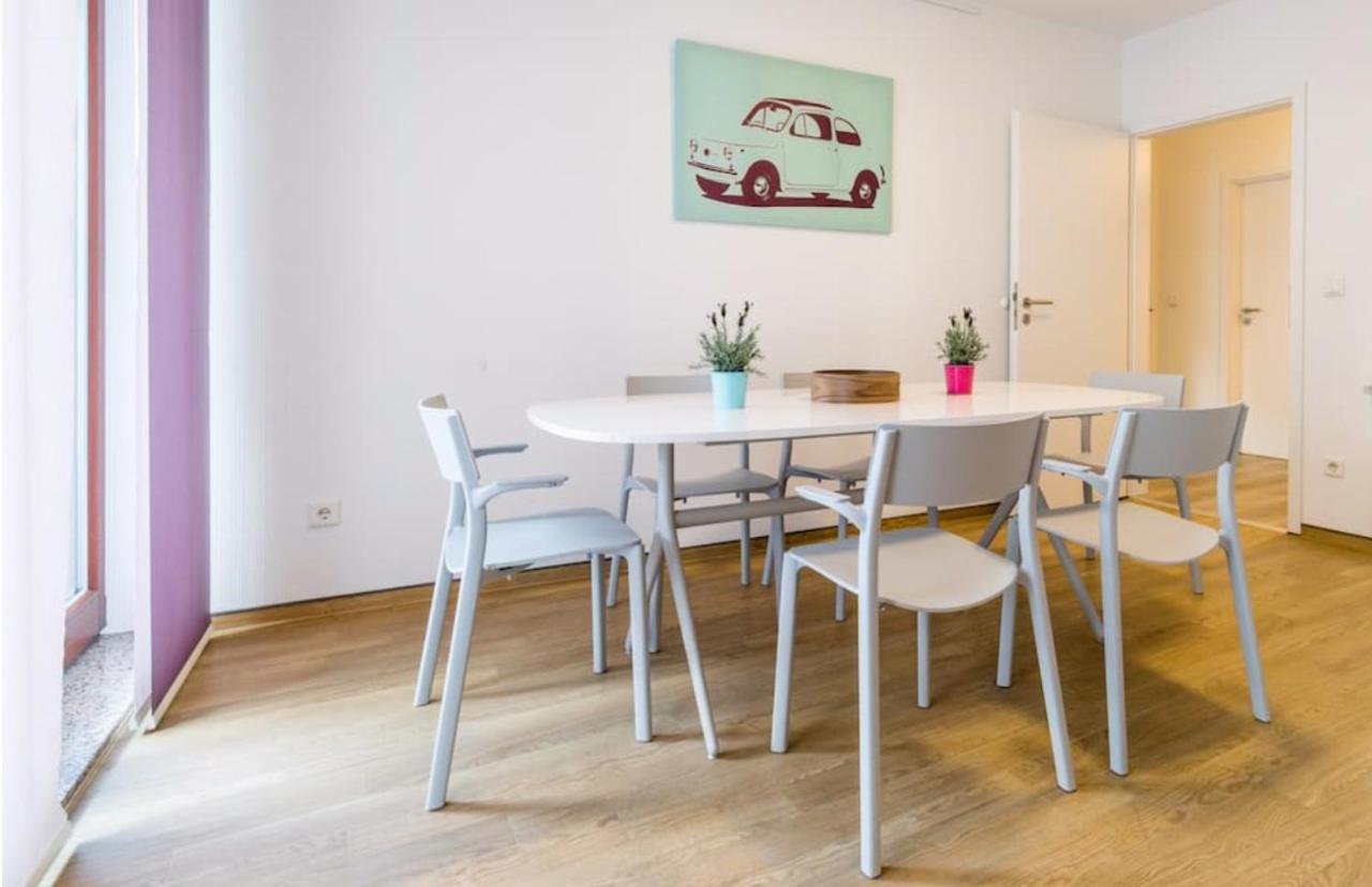 Homefy Oldtown Apartment - 6 People - 2 Bath - Balcony - Top Location Dusseldorf Luaran gambar